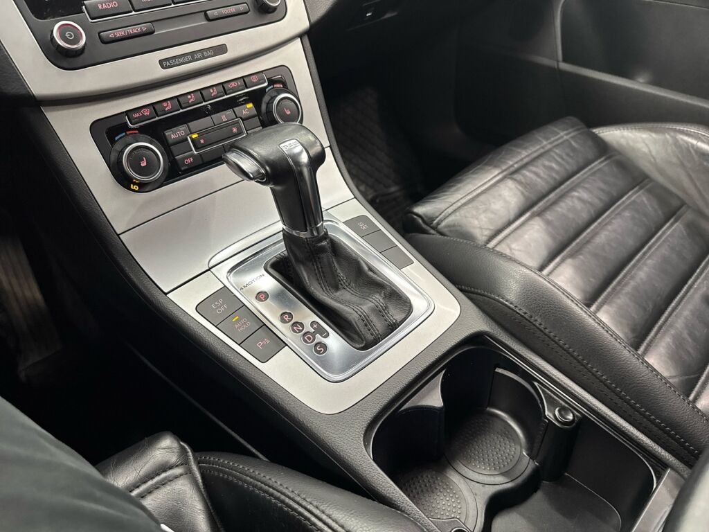 Volkswagen Passat 2010 Harmaa