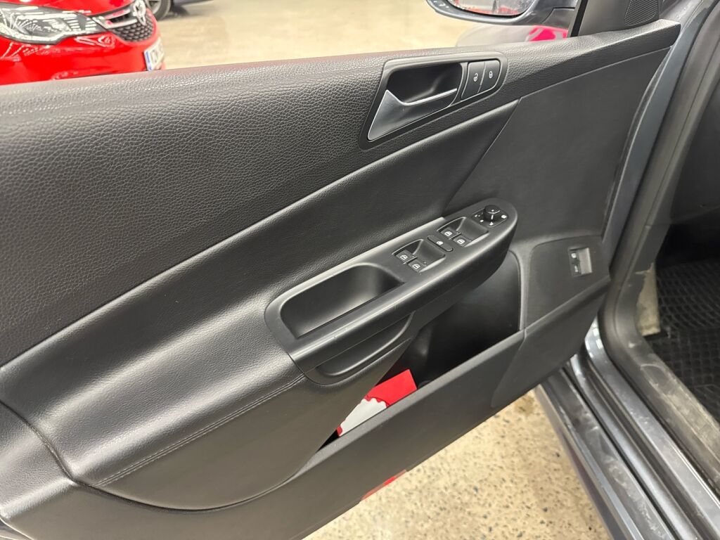 Volkswagen Passat 2010 Harmaa