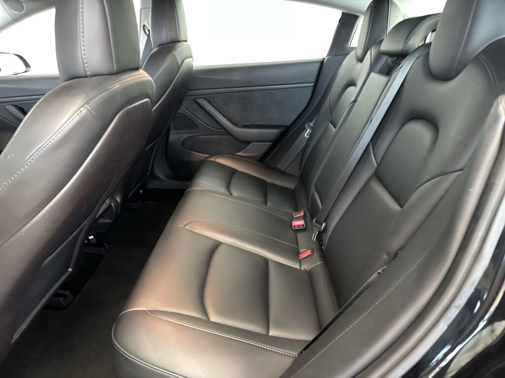 Tesla Model 3 2019 Musta