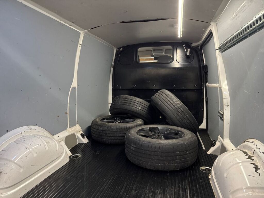 Volkswagen Transporter 2019 Valkoinen