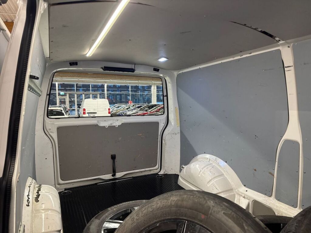 Volkswagen Transporter 2019 Valkoinen