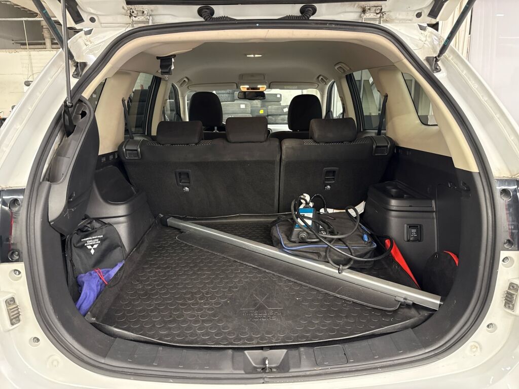 Mitsubishi Outlander PHEV 2020 Valkoinen