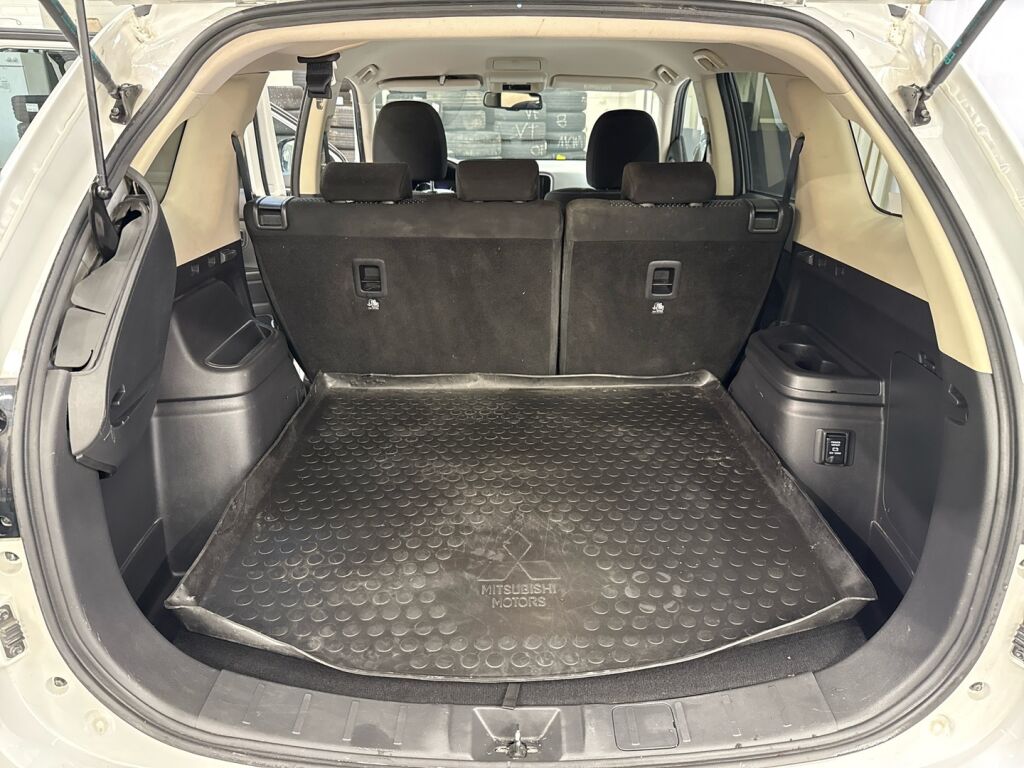 Mitsubishi Outlander PHEV 2020 Valkoinen