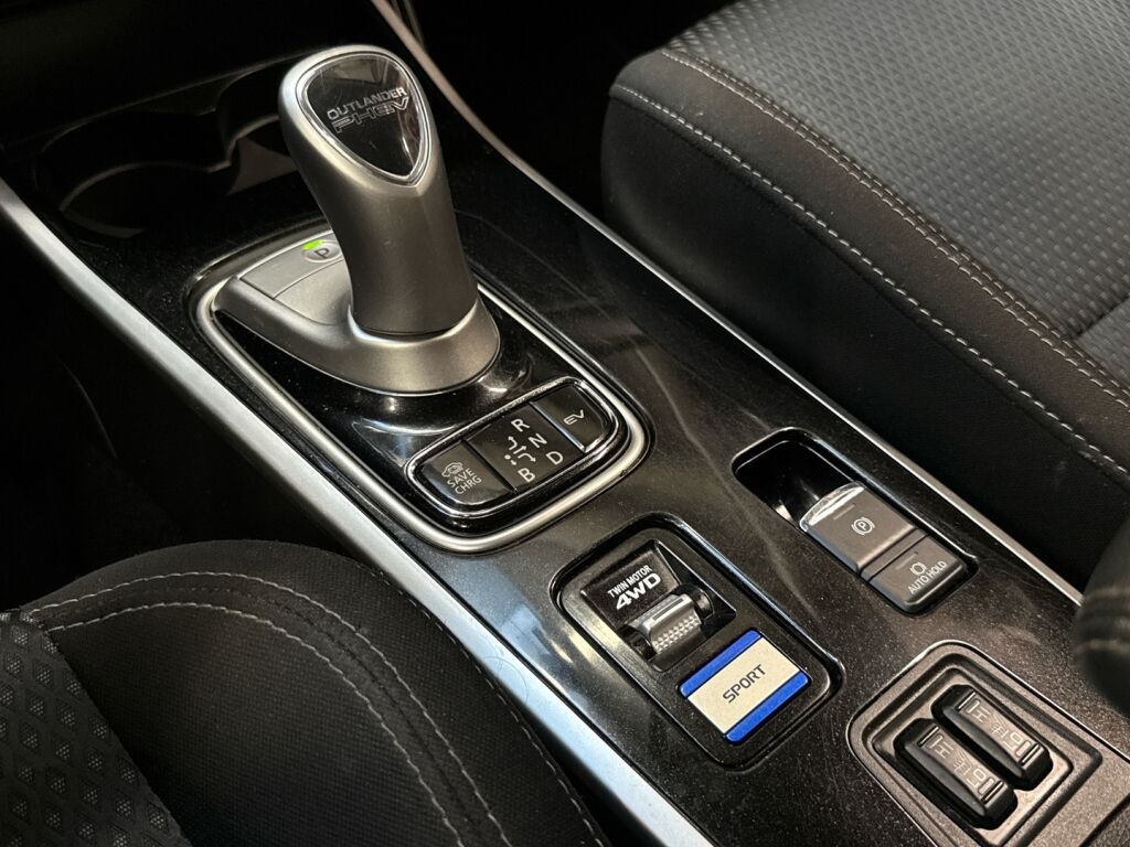 Mitsubishi Outlander PHEV 2020 Valkoinen