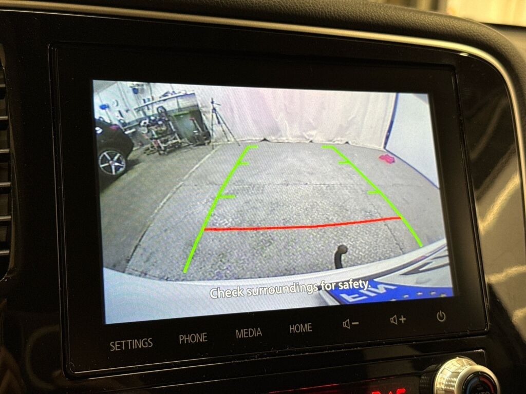 Mitsubishi Outlander PHEV 2020 Valkoinen