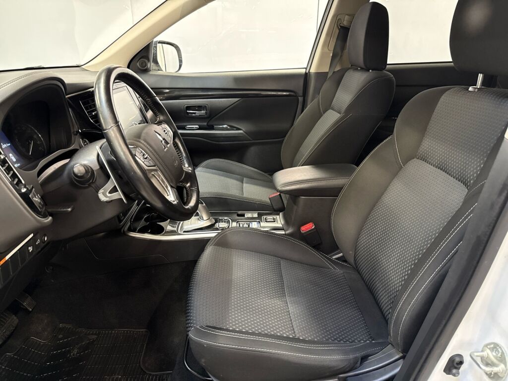 Mitsubishi Outlander PHEV 2020 Valkoinen