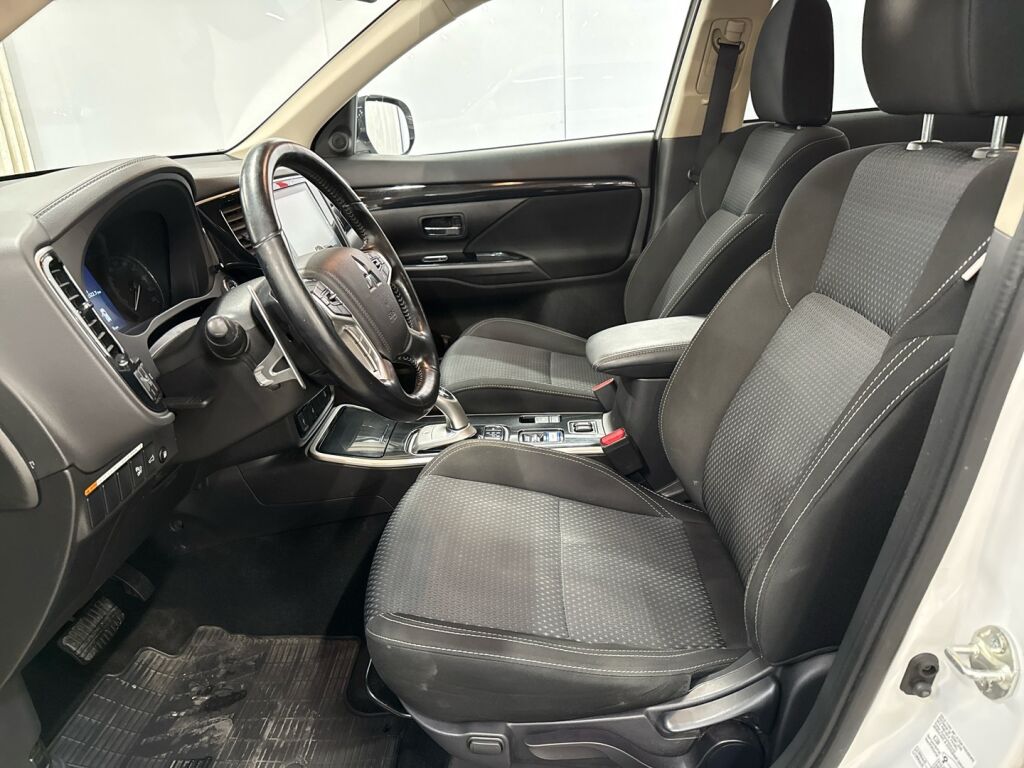 Mitsubishi Outlander PHEV 2020 Valkoinen