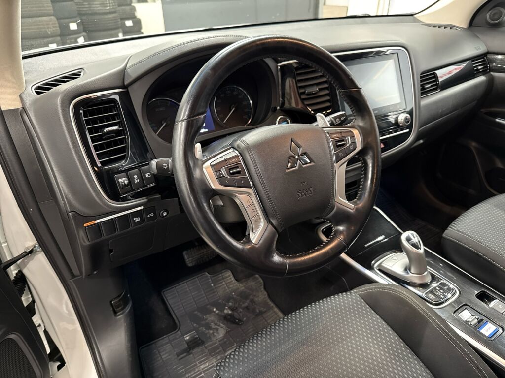 Mitsubishi Outlander PHEV 2020 Valkoinen