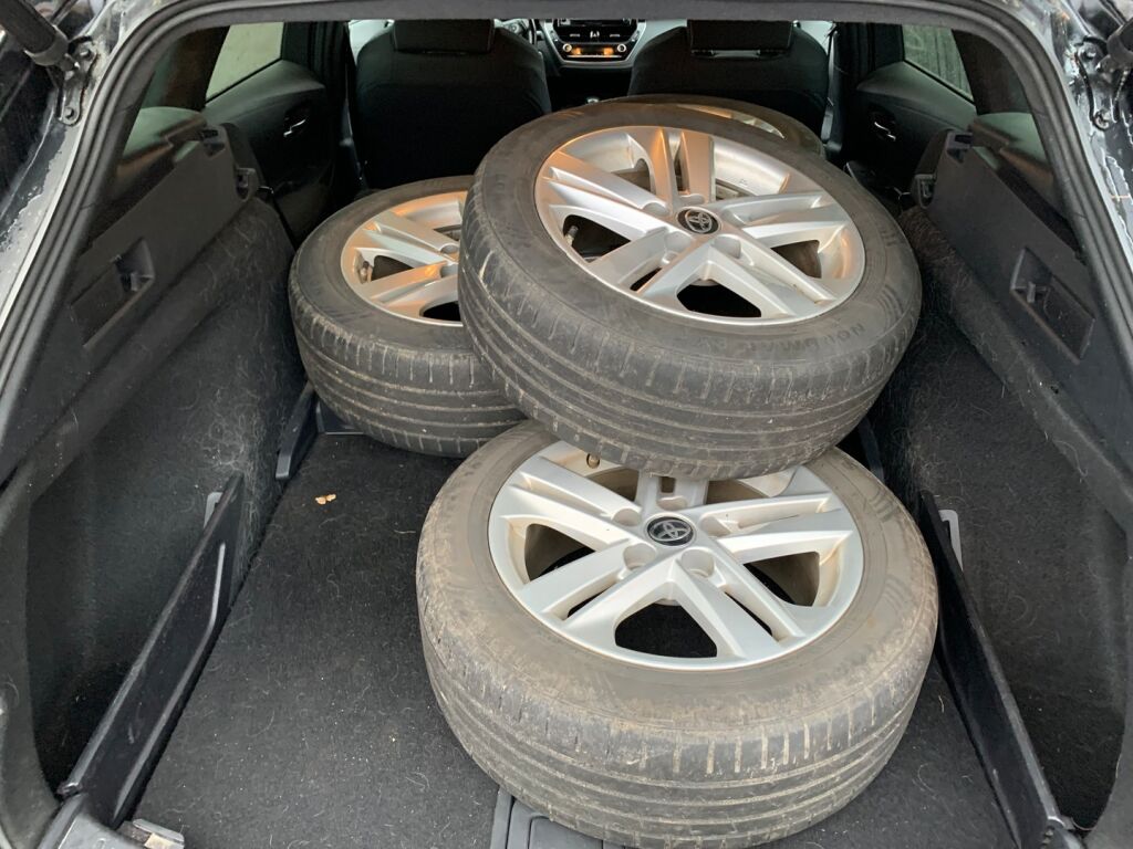 Toyota Corolla 2020 Musta