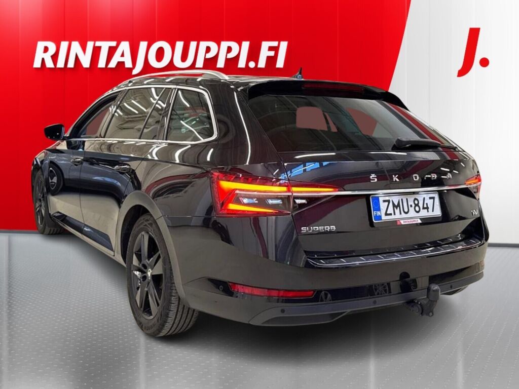 Skoda Superb 2020 Musta