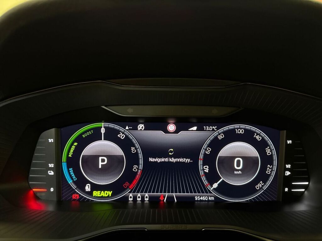 Skoda Superb 2020 Musta