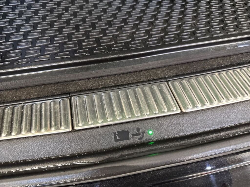 Skoda Superb 2020 Musta