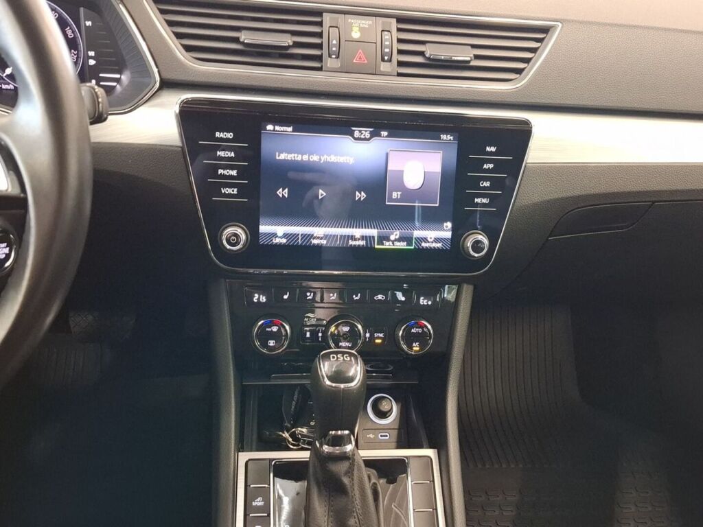 Skoda Superb 2020 Sininen