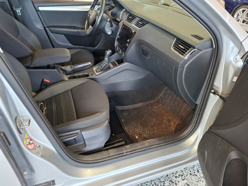 Skoda Octavia 2020 Harmaa
