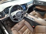 Volvo V60 2020 Musta