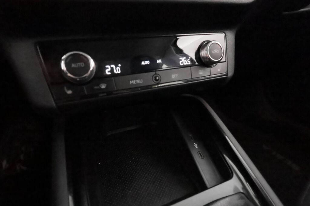 Skoda Scala 2020 Musta