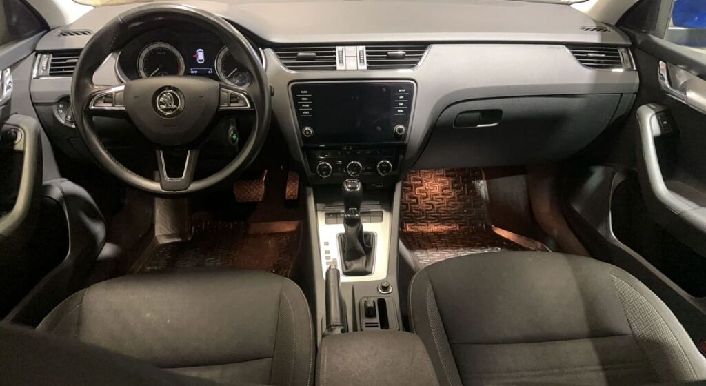 Skoda Octavia 2020 Sininen