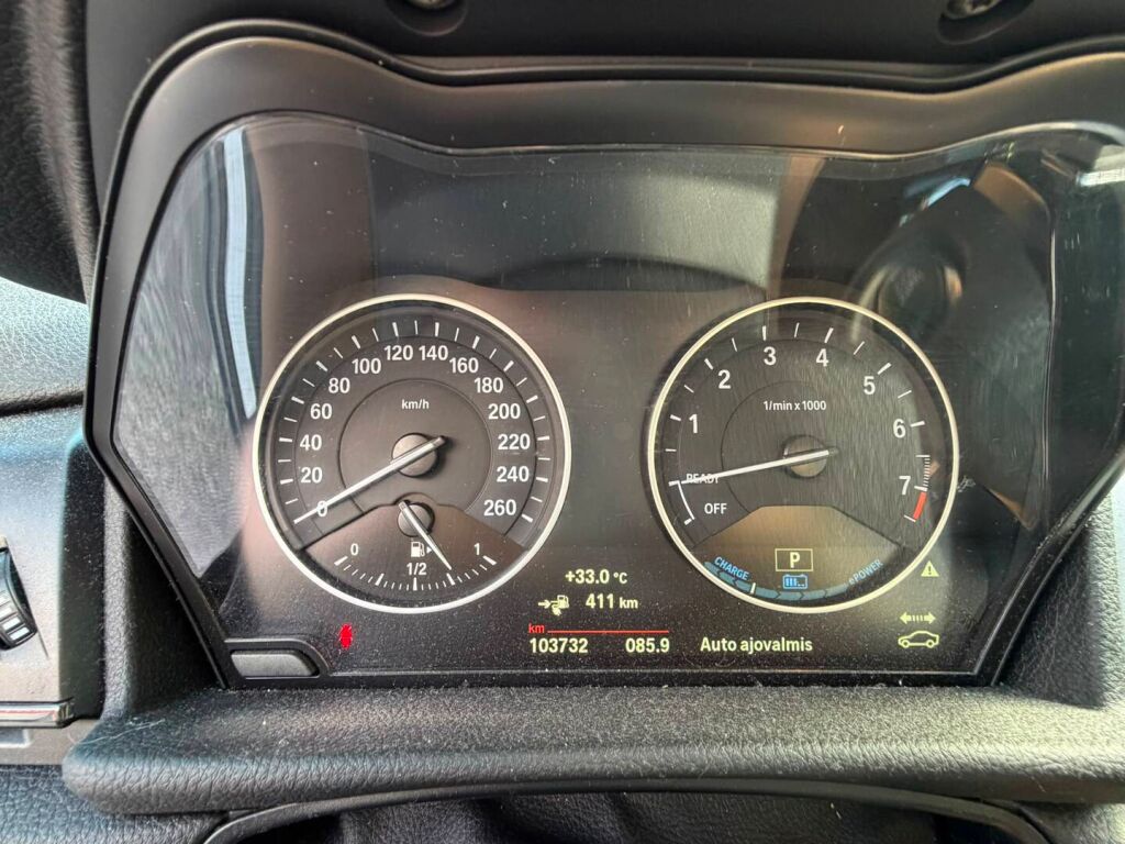 BMW 225 2018 Musta
