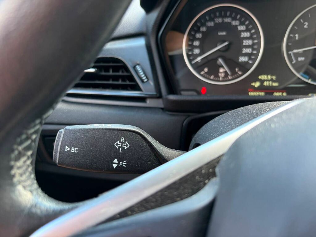 BMW 225 2018 Musta