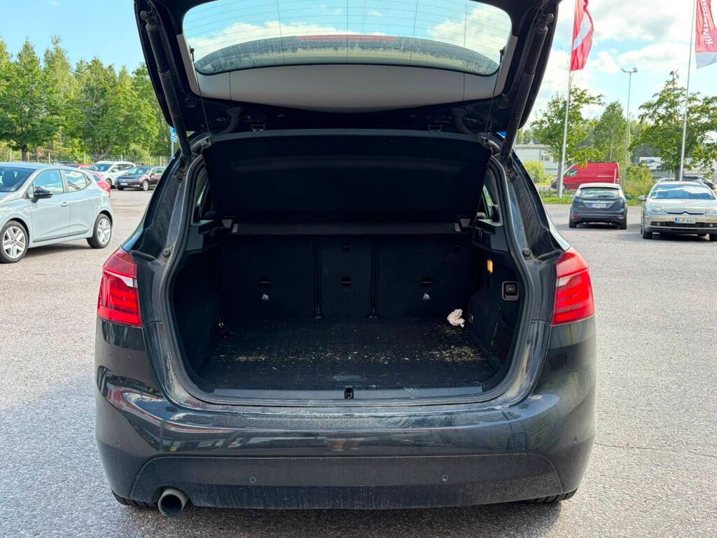 BMW 225 2018 Musta