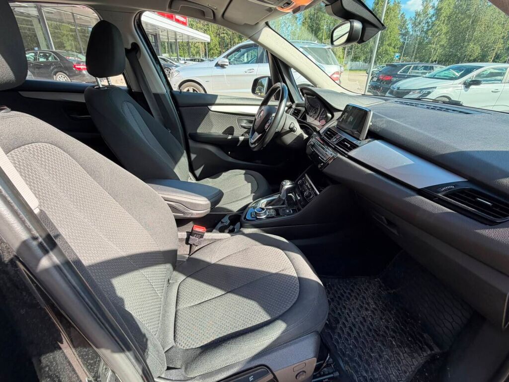BMW 225 2018 Musta