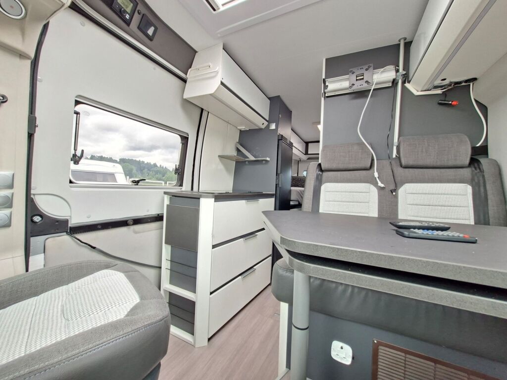 Adria Twin Supreme 640 SLB 2020 Harmaa