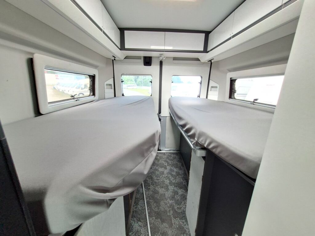 Adria Twin Supreme 640 SLB 2020 Harmaa