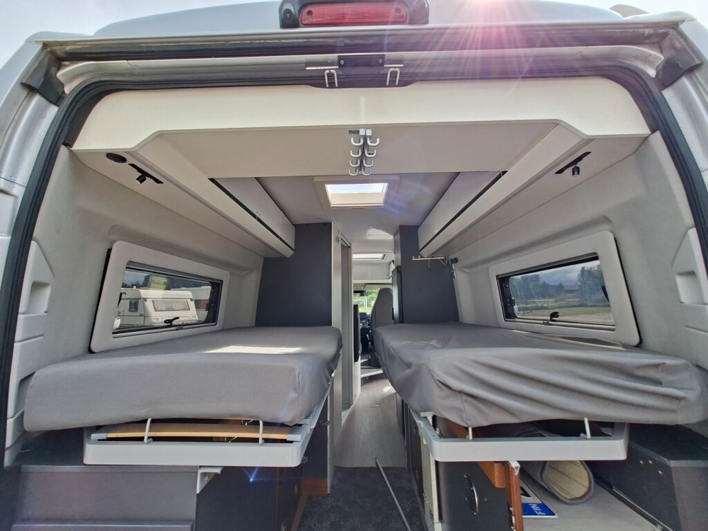 Adria Twin Supreme 640 SLB 2020 Harmaa