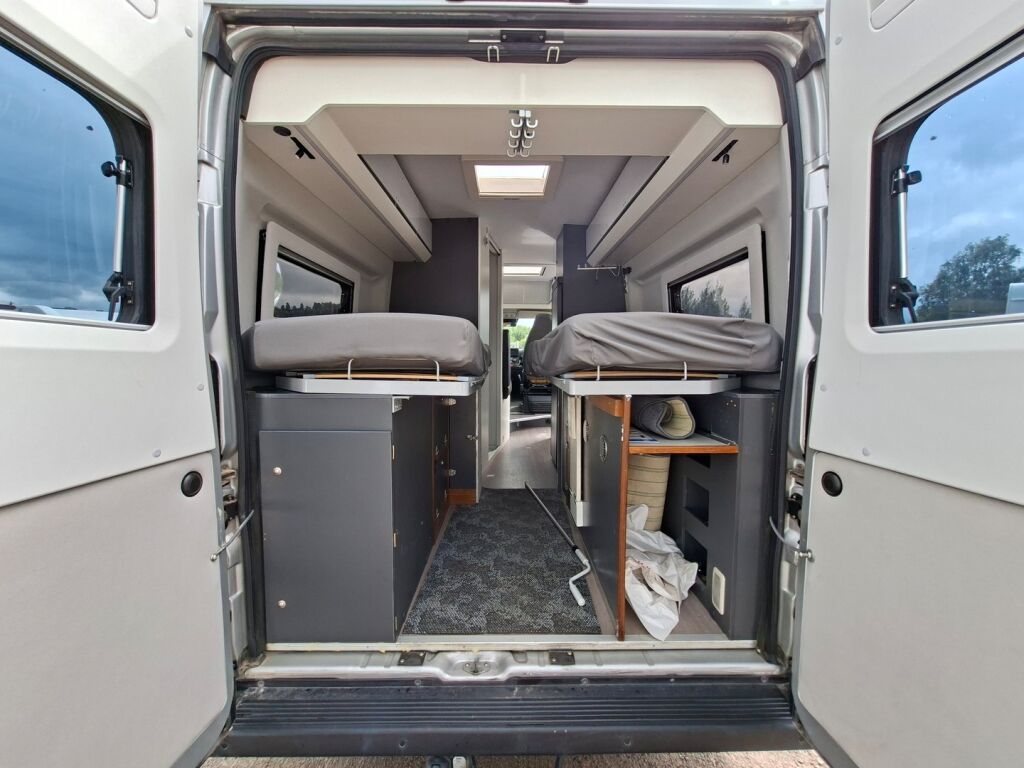 Adria Twin Supreme 640 SLB 2020 Harmaa