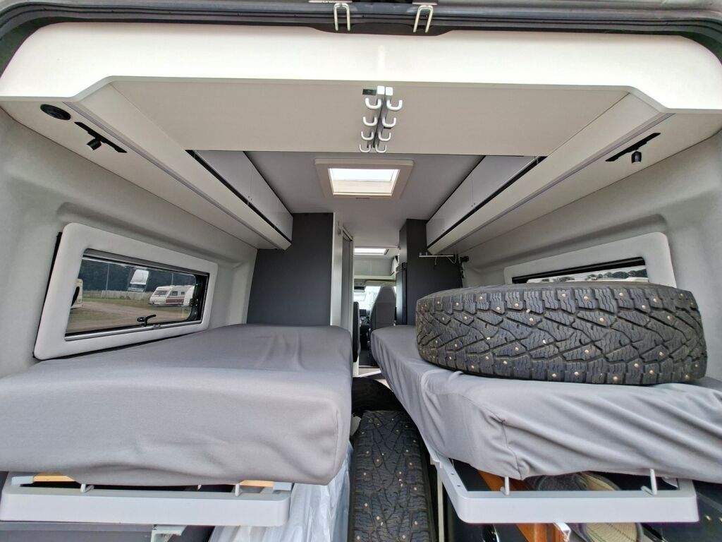 Adria Twin Supreme 640 SLB 2020 Harmaa