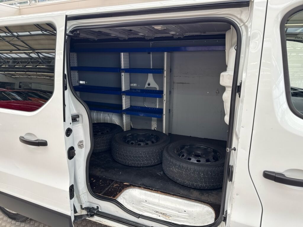 Renault Trafic 2020 Valkoinen