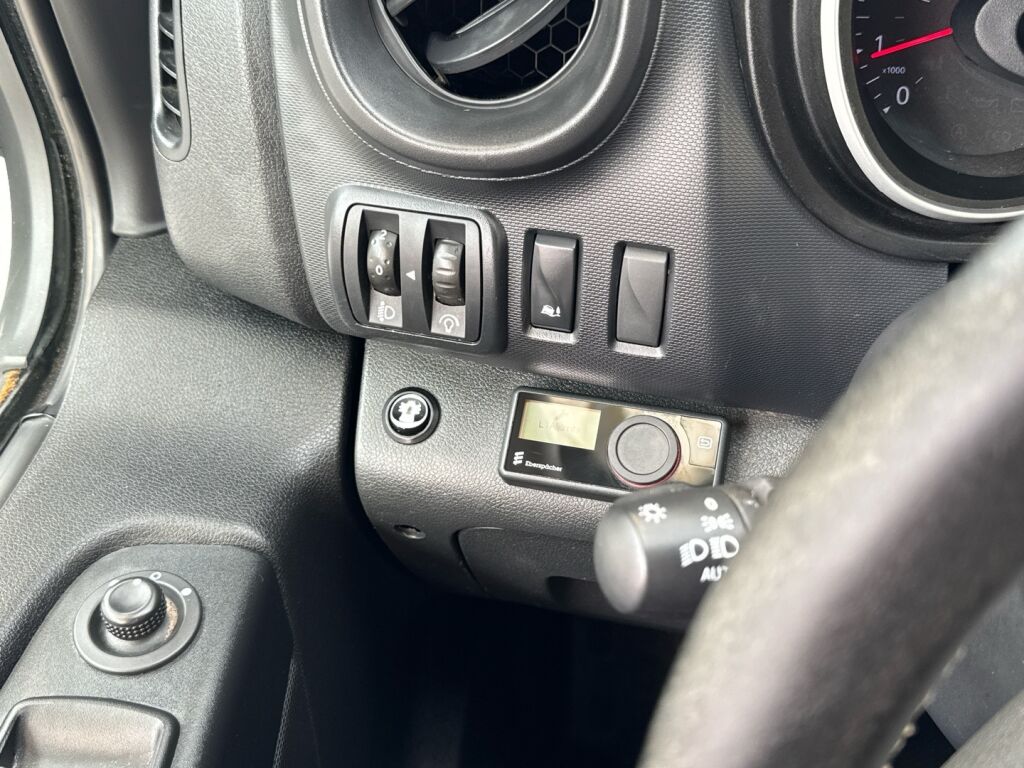 Renault Trafic 2020 Valkoinen