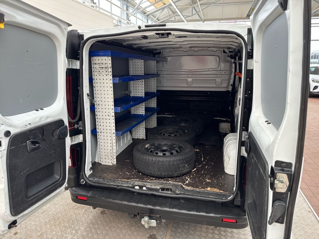 Renault Trafic 2020 Valkoinen