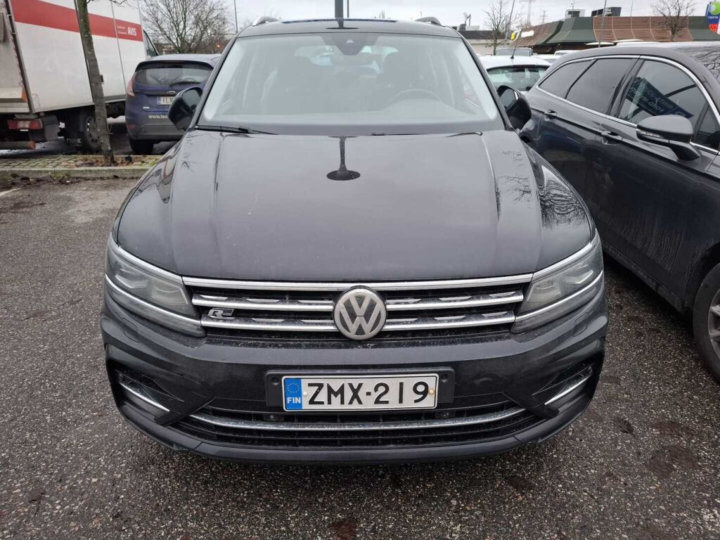 Volkswagen Tiguan 2020 Musta
