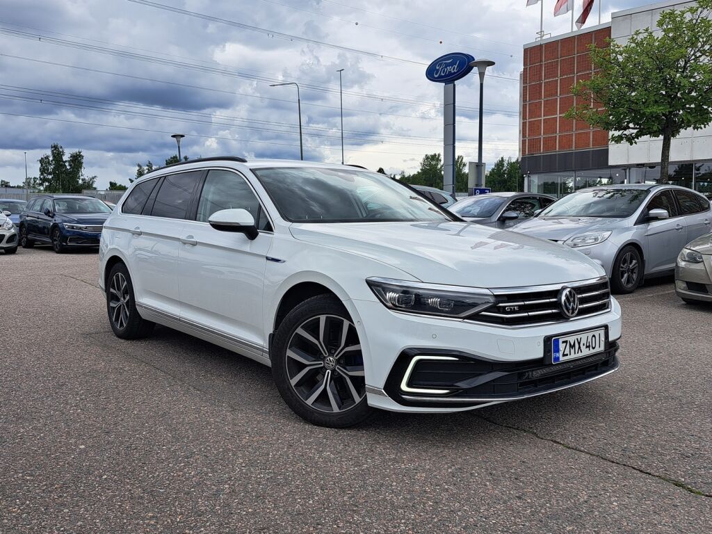 Volkswagen Passat 2020 Valkoinen