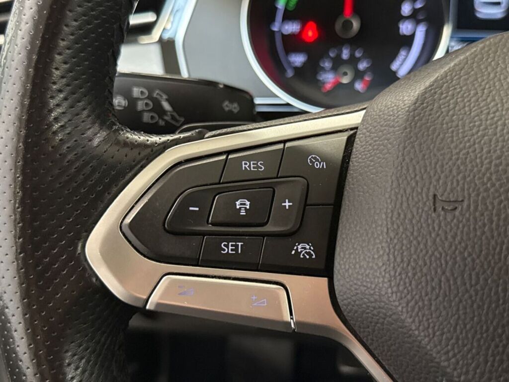 Volkswagen Passat 2020 Valkoinen