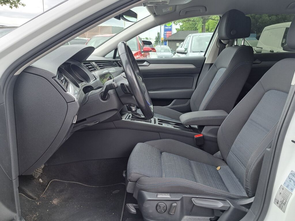Volkswagen Passat 2020 Valkoinen