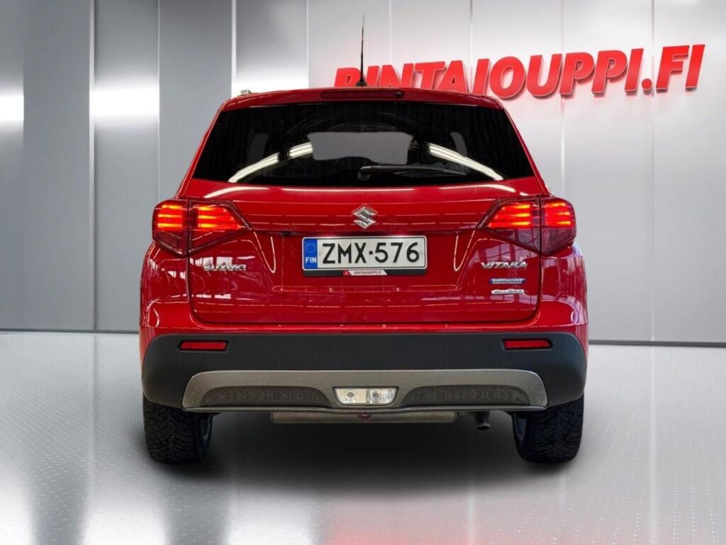 Suzuki Vitara 2020 Punainen