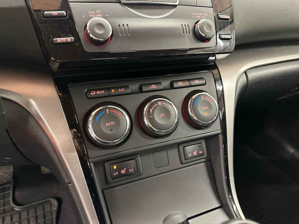 Mazda 6 2010 Sininen