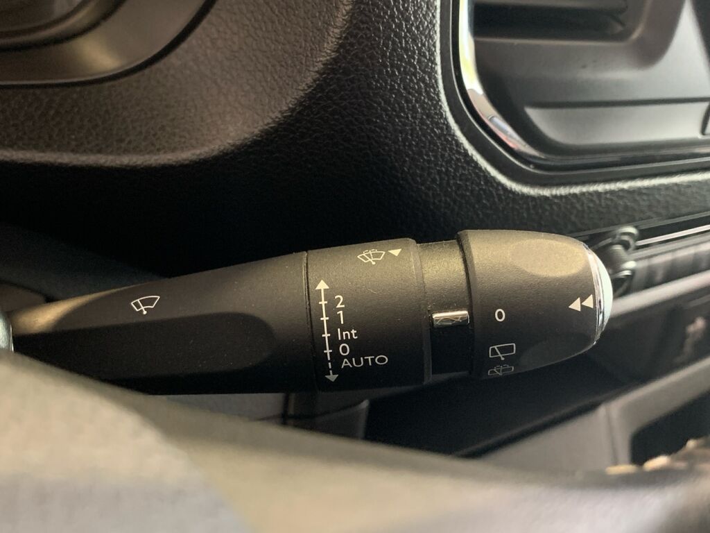 Opel Vivaro 2021 Harmaa