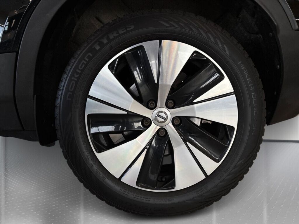 Volvo XC40 2020 Musta