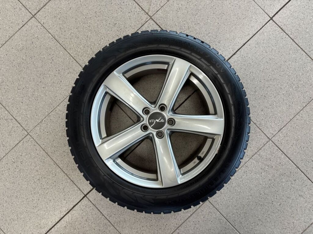 Volvo XC40 2020 Musta