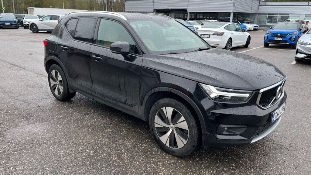 Volvo XC40 2020 Musta