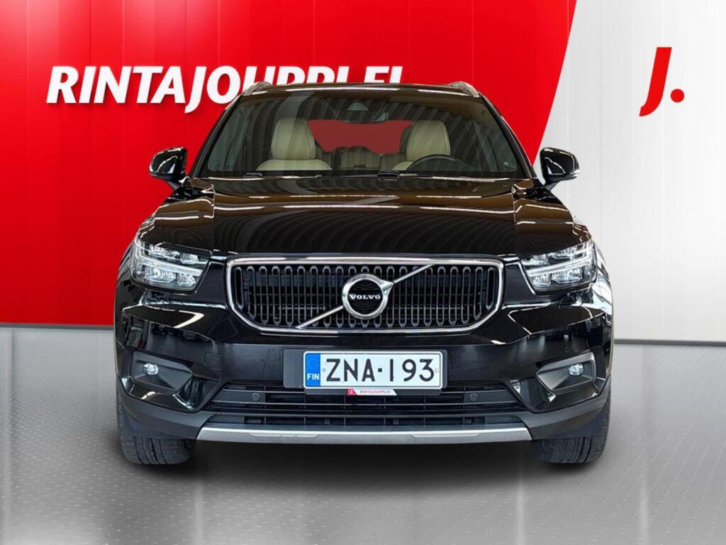 Volvo XC40 2020 Musta