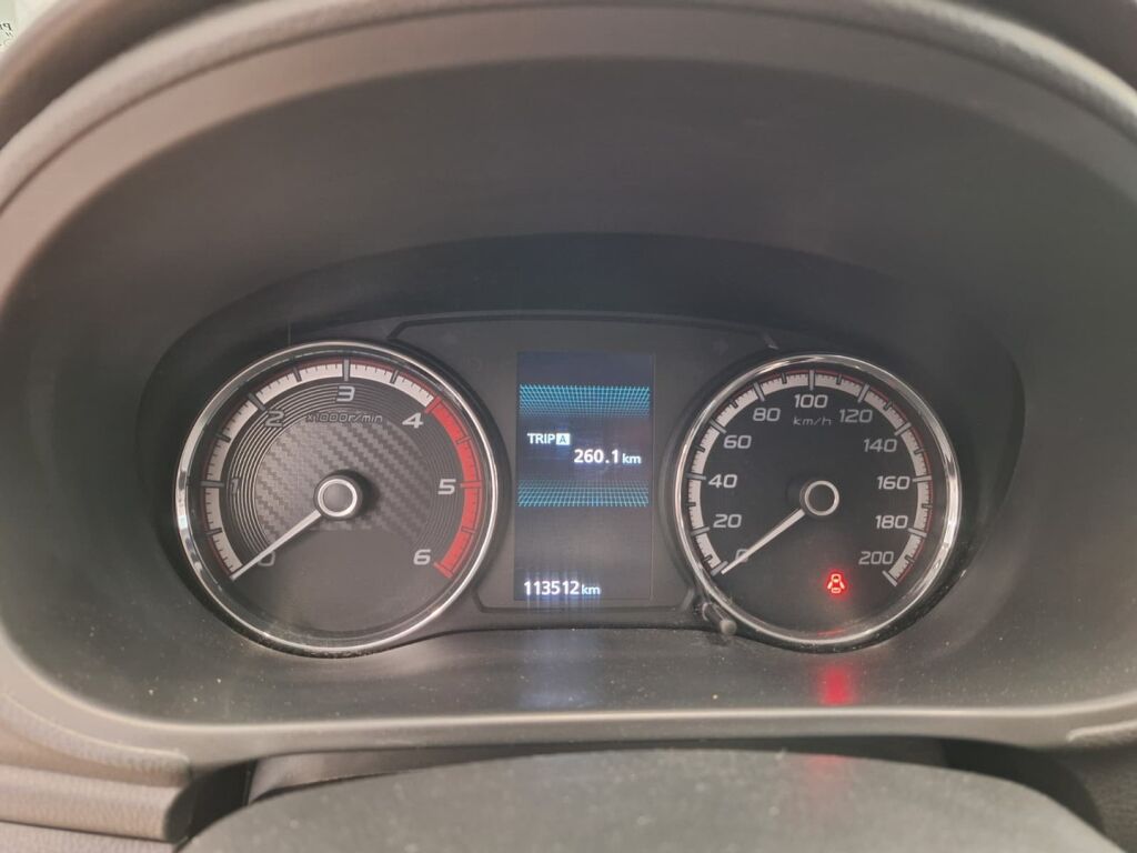 Mitsubishi L200 2020 Musta