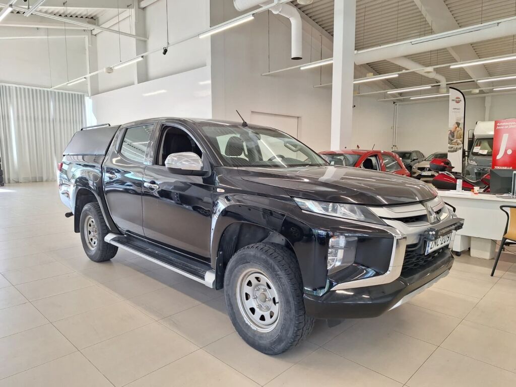 Mitsubishi L200 2020 Musta
