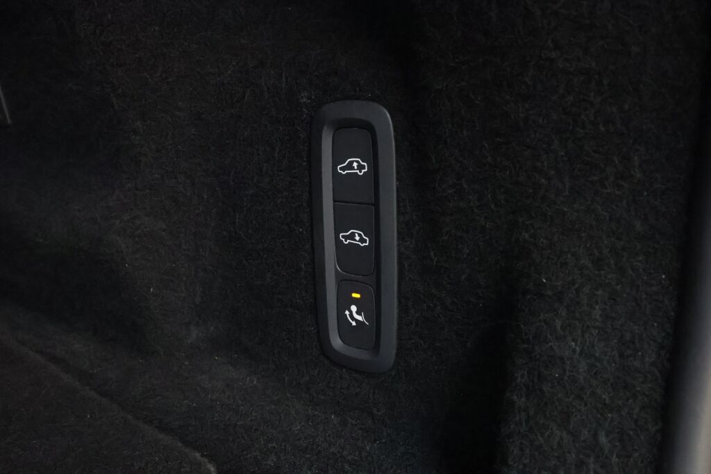 Volvo XC60 2020 Harmaa