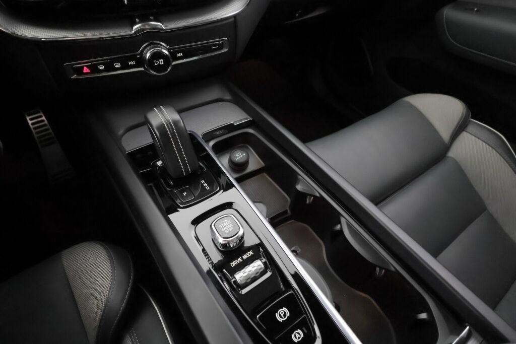 Volvo XC60 2020 Harmaa