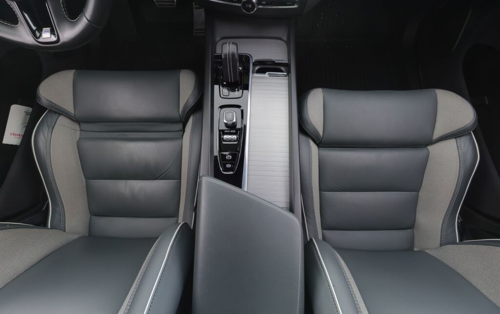 Volvo XC60 2020 Harmaa