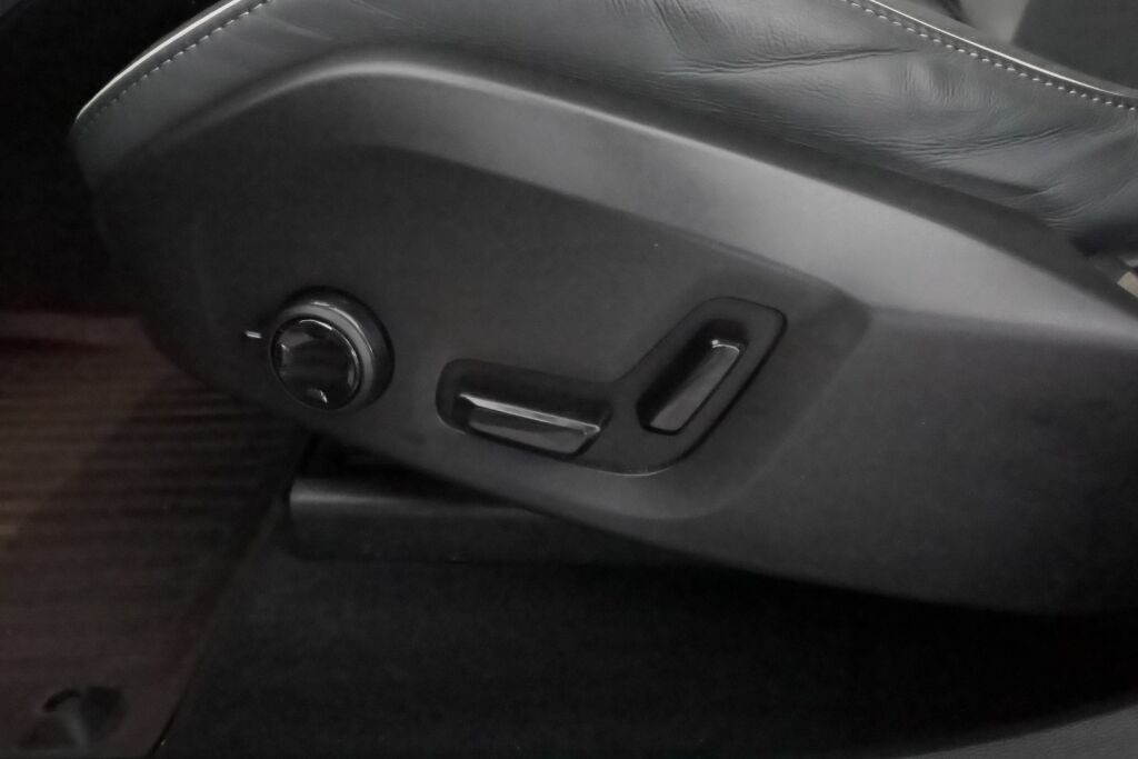 Volvo XC60 2020 Harmaa